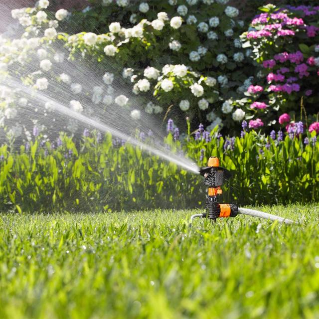 Claber sprinkler på spyd