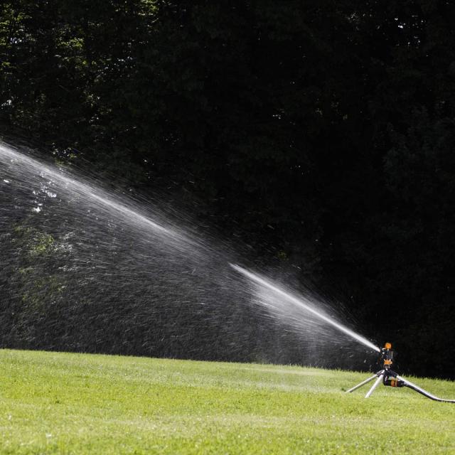 Claber sprinkler på 3-fod